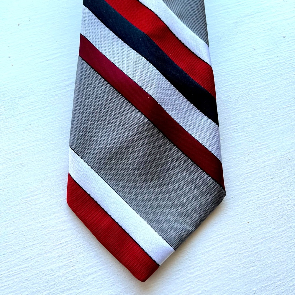 Lanvin Men's Silk Tie Gray Red Diagonal Wide Stripe 4 Inch Necktie